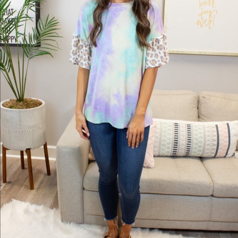 Tie dye/leopard detail top